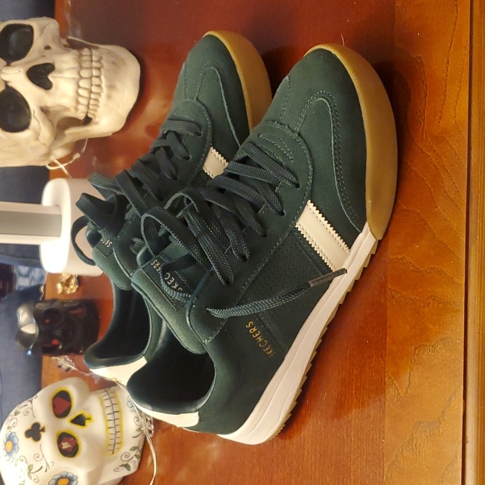 Skechers sneakers